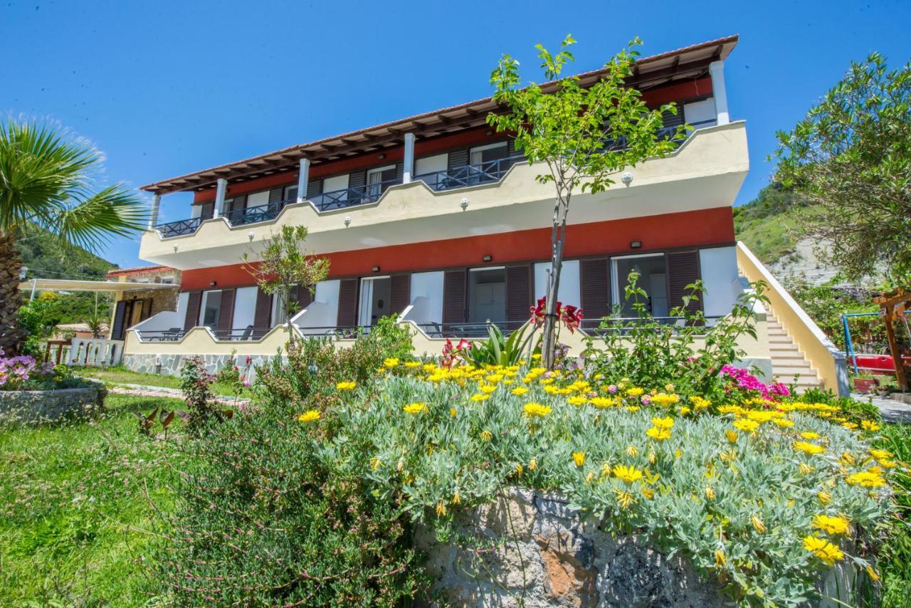 Spiros And Polyxeni Apartments Afión Buitenkant foto